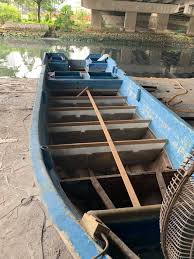 Salah satu alat transportasi air yang masih kategori tradisional karena tanpa mesin. Sampan Raya Siap Sudah Boat Repair Restoration Facebook