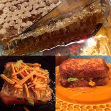 How to eat honeycomb ehow. Yes Honeycomb Is Edible But How Should You Eat It