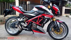 Know about bajaj pulsar ns200 abs price, mileage, reviews, images, specifications, features, colours and more at bajaj auto. Bajaj Pulsar 200 Ns Disguised As Aprilia With Stunning Attention To Detail
