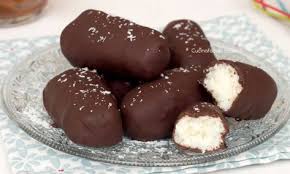 Bounty Fait Maison 3 Tasses De Noix De Coco Rapee 1 Tasse De Lait Condense Sucre 200 G De Chocolat Noir Ou Au Gateaux Et Desserts Noix De Coco Rapee Nourriture