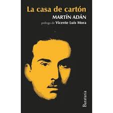 Caja de cartón modelo libro 30x23x12 con cierre de cinta satinada