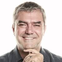 Şerefsiz oğlu şerefsiz polemiği nasıl çıktı? Yilmaz Ozdil The Personality Database Pdb Writers Literature Modern