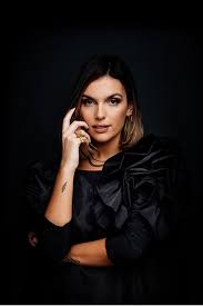 A irmã joana luís de castro, mais velha 4 anos, é que sempre manifestara vontade de ser actriz; Mafalda Castro