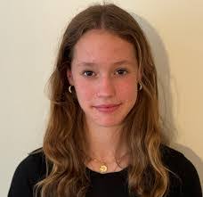 Julia Forman's Instagram, Twitter & Facebook