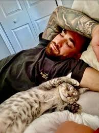 One rare shot you may never seen, Family Style!