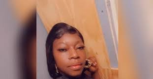 Denise Lipscomb's Instagram, Twitter & Facebook