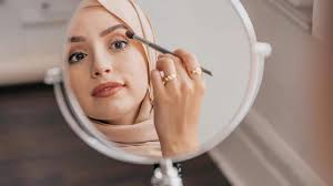 ‫محافظة اللاذقية تعلن منع مساحيق التجميل.. و السبب؟ | SBS Arabic‬‎