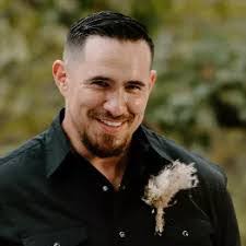 Everett Webb's Instagram, Twitter & Facebook