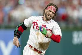 Bryce Harper takes home Silver Slugger award at record-tying third position