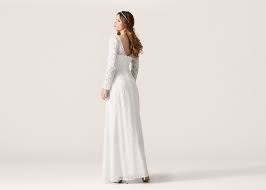 Die leichten und erschwinglichen brautkleider der marke lilly sind von klarer schönheit und entführen in die welt der romantik. Bohemian Chic So Gelingt Der Boho Look Heiraten Mit Braut De