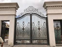 Terbaru desain pagar rumah minimalis batu alam warna kombinasi mewah modern. Dijamin Anti Maling Begini Inspirasi Desain Mewah Pagar Rumah Ala Selebriti Diadona Id