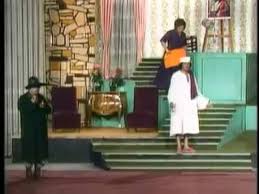 سمير خفاجي وبهجت قمر عرضت عام 1979 من بطولة: Akhbarak Net Ù…Ø´Ù‡Ø¯ Ù…Ù† Ù…Ø³Ø±Ø­ÙŠØ© Ø§Ù„Ø¹ÙŠØ§Ù„ ÙƒØ¨Ø±Øª Ù„Ù€ Ø³Ø¹ÙŠØ¯ ØµØ§Ù„Ø­ ÙˆÙŠÙˆÙ†Ø³ Ø´Ù„Ø¨ÙŠ Ø§Ù†Øª Ù…Ø®Ø¨Ø± ÙŠ Facebook