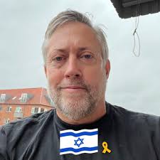 🚶‍♀️ Just 30–60 minutes of walking a day can transform your life! Benefits  of walking: ✓ 1 min → Blood flow increases ✓ 5 min → Mood starts to lift ✓  10