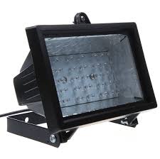 ~ di lengkapi dengan kabel 5 meter antara panel surya dengan lampu, jadi panel surya bisa ditempatkan diluar rumah, sedangkan lampu ditempatkan didalam rumah Lampu Taman Tenaga Surya Sorot 40 Led Lt 1006