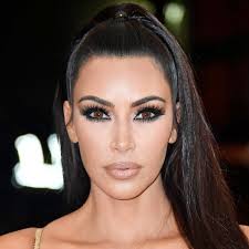 As expected, the 2018 met gala is delivering enough hair and makeup inspo to last us through the end of the year. The Secret To Kim Kardashian S Eyes At The Met Gala 2018 Luxe Lenses