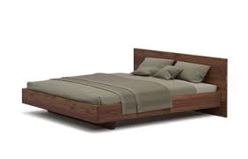 Das schlafzimmer ist unser ganz persönlicher rückzugsort. Bett Aus Nussbaum Massiv Massgefertigt Frohraum