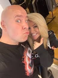 Leanne Campbell's Instagram, Twitter & Facebook