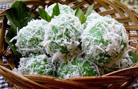 Ini karena saya sedang menjalankan program penurunan berat badan, jadi sedikit lupa dengan camilan gurih kaya gorengan dan hidangan berlemak seperti bakso, soto babat, dan mie ayam. Buah Melaka Resepi