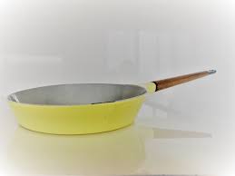 Vintage Poele Le Creuset Of Designer Raymond Loewy En Fonte Emaille Jaune Elysee 1950 Cote Cuisine Pays Francais Home Raymond Loewy Creuset Le Creuset