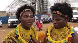 Buka AmaQwabe Twins ehambisa uMhlanga eNyokeni, KwaNongoma.  #enyokeniroyalpalace #zulutiktok #izintombizomhlanga #viraltiktok #nongoma  #reeddance #umkhosiwomhlanga #qwabetwins