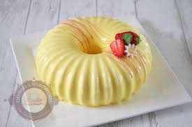 Le Yellow De C Felder Recette Avec Des Fraises Dessert A L Orange Gateaux Et Desserts