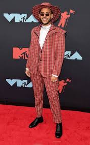 ✪ hugo gloss entrevista o elenco de sense8. Hugo Gloss From Mtv Vmas 2019 Red Carpet Fashion Hugo Gloss Vmas Mtv