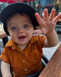 Baby play dates, good food, even better friends, and some Christmas  shopping make for a short little getaway with just baby Colton 🙌🏽😎