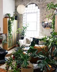 We Tapped Instagram To Learn A Few Easy Interior Decor Tips From Our Very Own Readers Here S Wh Interior Design Plants House Plants Decor Interior Design Tips