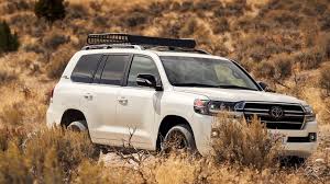 بالصور انطلاق الجيل الجديد من تويوتا لاندكروزر قريبا Suv Car Suv Car