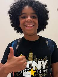 ATNY Friend & Rock & Roll Writer Fred Bronson in Hawaii with American Idol  & Carrie Underwood. #actorstechniqueNY #AmericanIdol #hawaii #rockandroll