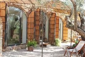 Ti smještaji imaju visoke ocjene u pogledu lokacije, čistoće i drugih kriterija. Casa De Les Arques Nice2stay
