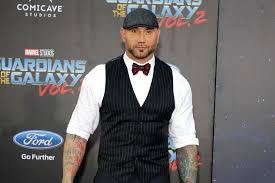 Ruby ist unheilbar krank und erhält eine neue chance auf leben. Kommt Dave Bautista Zu Fantasy Island