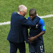 Un départ de chelsea pourrait lui faire du bien avant l'euro. What Didier Deschamps Told Chelsea Star N Golo Kante After Arriving Late For France Duty Football London