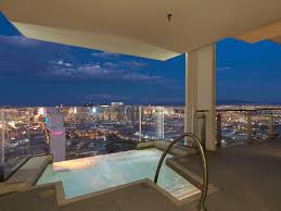 Palms Place Penthouse Hanging Jacuzzi On 57th Floor Las Vegas Rooms Penthouse Hotel Vegas Hotel Suites