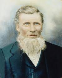 What information is available about Colony Settler Howard Hutton and his  descendants in Auckland, New Zealand?