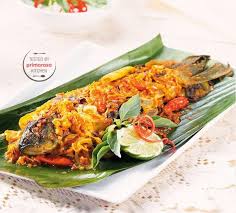 Ikan masak santan juga sangat enak lho dan salah satu olahan yang paling banyak disukai masyarakat indonesia. Resep Pepes Ikan Mas Manado
