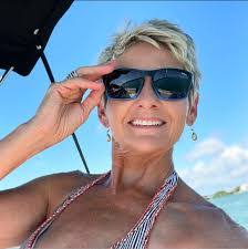 Angela Gulliver's Instagram, Twitter & Facebook