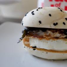 Simak resep membuat burger dan tips membuat daging burger agar lebih juicy. Mencicipi 3 Varian Burger Rasa Jepang Menu Terbaru Mcdonald S Indonesia Lifestyle Liputan6 Com
