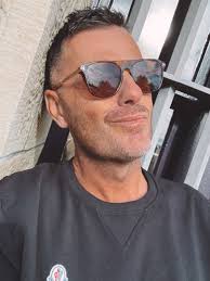 What an incredible day aboard @lecommandantcharcot. Our captain sailed  through the ice flow around 1am, then into open waters of George VI Sound  before hitting the Adelaide Island ice shelf to wedge