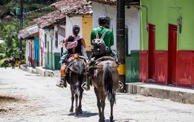 La policía reportó la muerte de un hombre en en la vereda camelia alta de ituango. Cuatro Heridos Deja Ataque Armado En Casco Urbano De Ituango