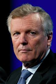 Charter Communications keeps growing, extends CEO's contract