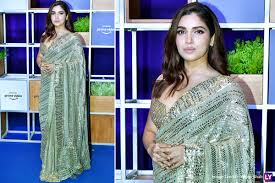 The actress ravishing and sensuous look is setting internet on fire. Bhumi Pednekar Keeps It Slinky And Sleek In Manish Malhotra Sequin Saree For Jeff Bezos Welcome Bash Latestly