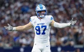 Lions DE Aidan Hutchinson recovering from leg surgery | Reuters
