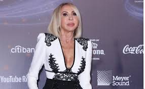 La polémica presentadora se solidarizó con la actriz, quien decidió ya no continuar con el. Dictan Prision Preventiva A Laura Bozzo