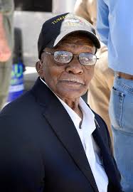 One of the last Tuskegee Airmen dies in Missouri