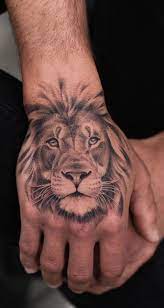 Epingle Par Camila Romero Sur Tatuagem Tatouages De Lion Tatouage Lion Tatouage Sur La Main