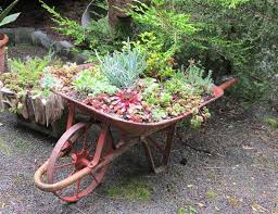 Shop wayfair for the best decorative wheelbarrow. Diy Wheelbarrow Planter Ideas Balcony Decoration Eco Friendly Garden Ideas