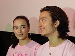 Maybe you would like to learn more about one of these? Bryan Domani Puji Kecantikan Mawar De Jongh Okezone Celebrity