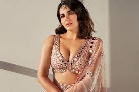 KIRTI KULHARI: HUMAN MADE ME SEE DOCTORS IN A NEW LIGHT - The Live Nagpur