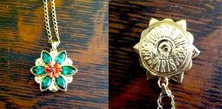 A Replica Of The Necklace Anastasia Wears In The Animated Film Disney Jewelry Anastasia Necklace Beautiful Jewelry